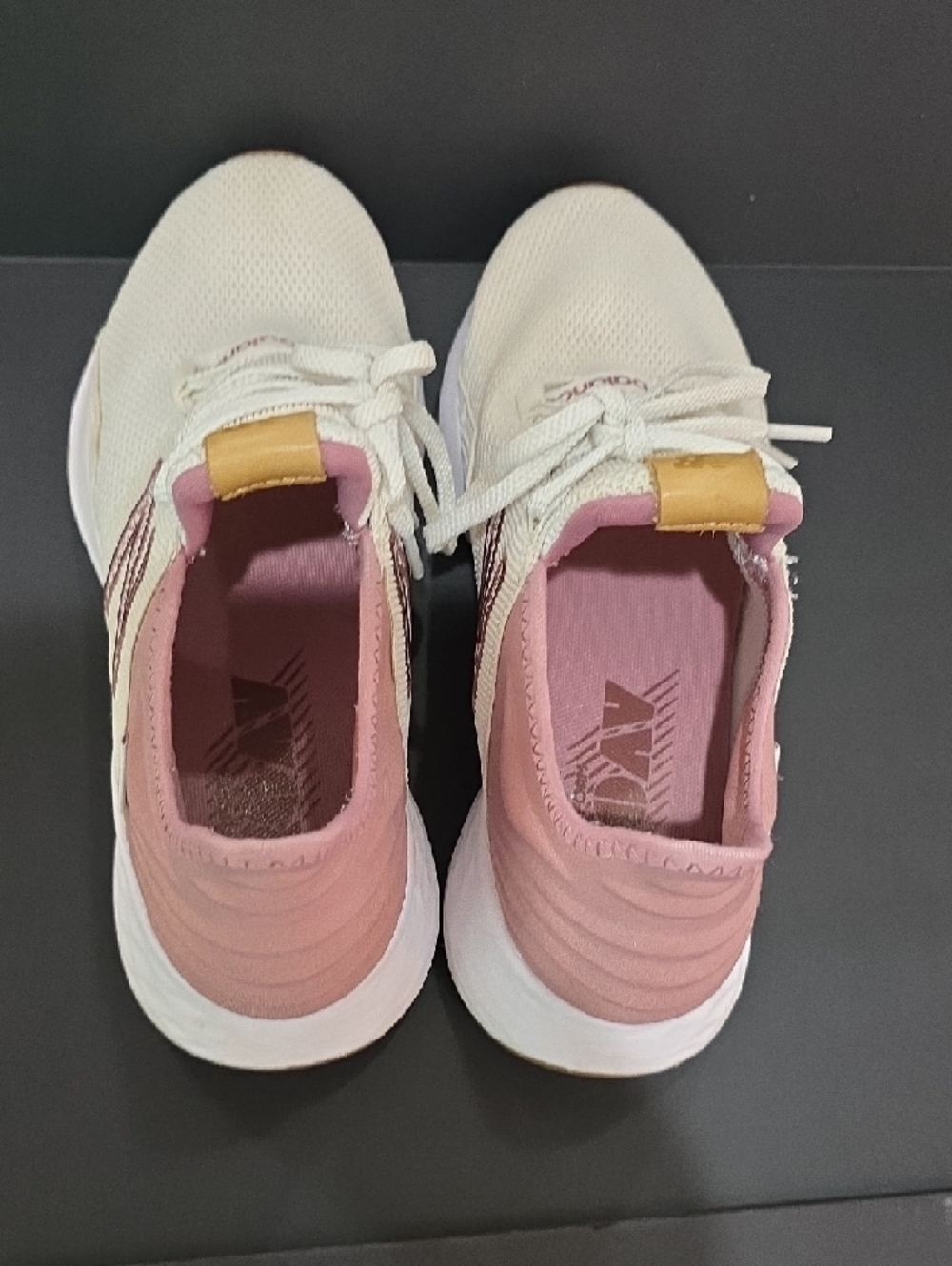 New Balance Fresh Foam ROAV Women's Cream & Pink Running Shoes Size 7.5 - Picture 9 of 11